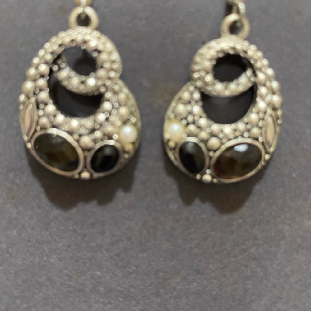Unique Necklace - Picture 2 of 3